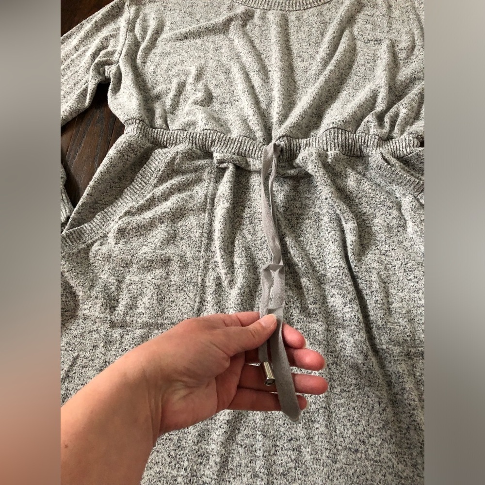 Motherhood Maternity M Grey Long-Sleeved Tie-Waist Midi Sweater Dress w/Pockets - Picture 4 of 10